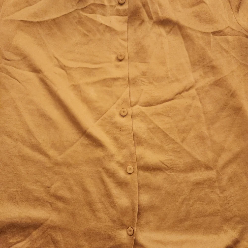 Talbots Champagne Button Down Back Satin Ruffleneck Short Sleeve Blouse Size L - Picture 10 of 10